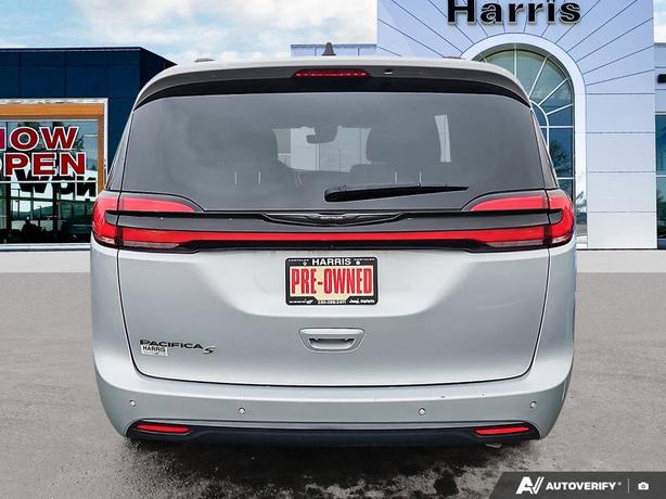 2023 Chrysler Pacifica Touring L | Full Sunroof | Heated Seats! image 5
