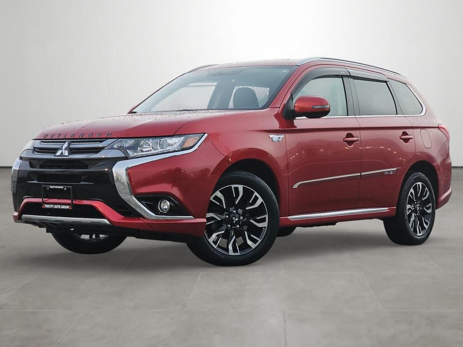2018 Mitsubishi Outlander PHEV SE - Blind Spot Warning, Heated Seats display photo