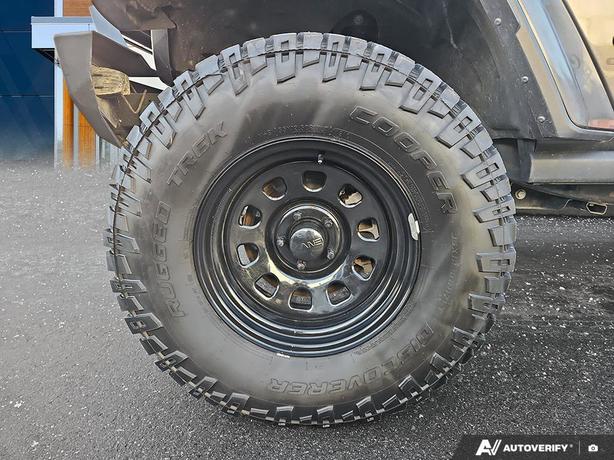 2022 Jeep Gladiator Sport S 4x4 | Heated Seats | Remote Start! image 6