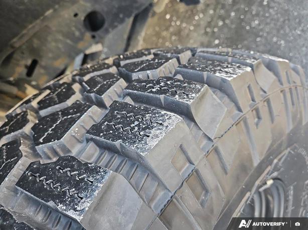 2022 Jeep Gladiator Sport S 4x4 | Heated Seats | Remote Start! image 7