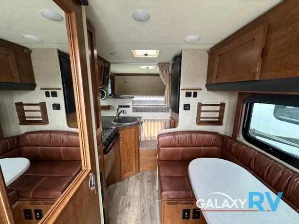 Used 2017 Lance 865 image 5