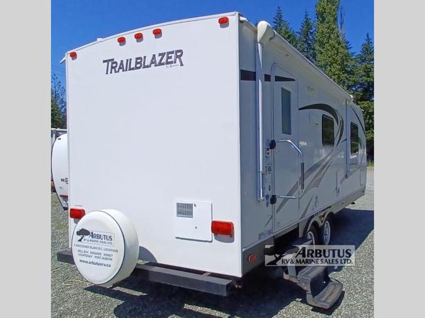 Used 2013 Dutchmen RV Komfort Trailblazer T2100RB image 4