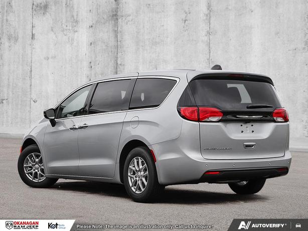 2026 Chrysler Grand Caravan SXT | LEATHER | DEMO CLEAROUT - FREE WINTER TIRES! d image 4