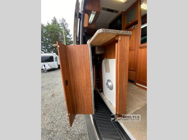 Used 2010 Roadtrek Roadtrek SS Ideal image 8