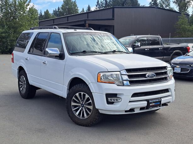 2017 Ford Expedition XLT - 4WD, Heated and Cooled Seats, Moonroof image 4