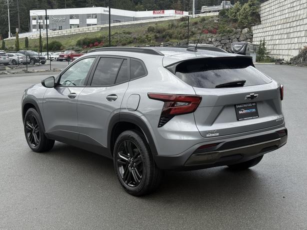 2025 Chevrolet Trax ACTIV- No Accident, Power Seat & Back Up Camera image 8