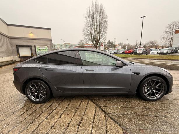 2021 Tesla Model 3 Standard Range Plus - Black Leather Interior image 4