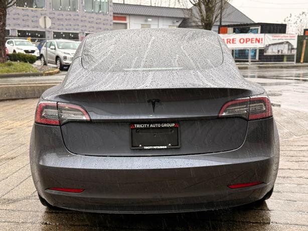 2021 Tesla Model 3 Standard Range Plus - Black Leather Interior image 6