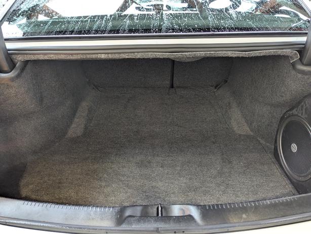 2023 Chrysler 300 S - Heated/Vented Seats, Sunroof, Leather, NAV image 7