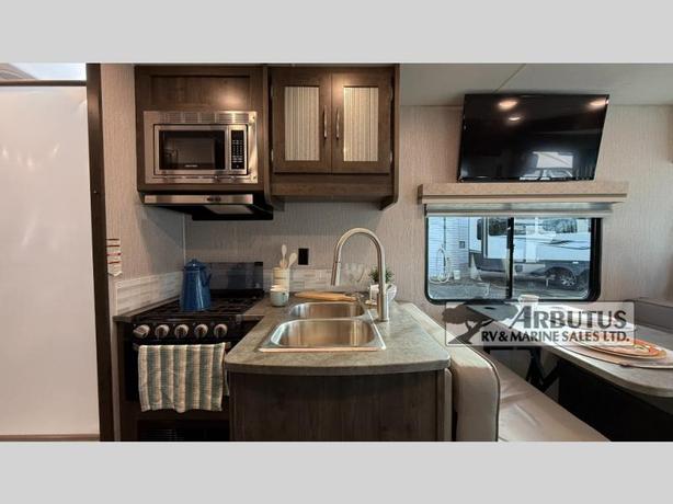 Used 2022 Coachmen RV Pursuit 27XPS image 4