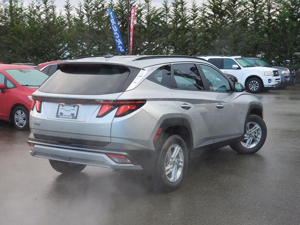 2025 Hyundai Tucson Preferred AWD - No Accidents, One Owner image 6