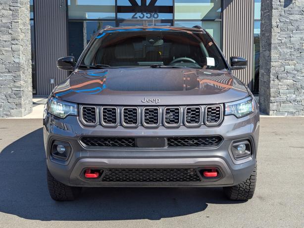 2024 Jeep Compass Trailhawk - No Accidents, 4x4, Heated Seats image 3
