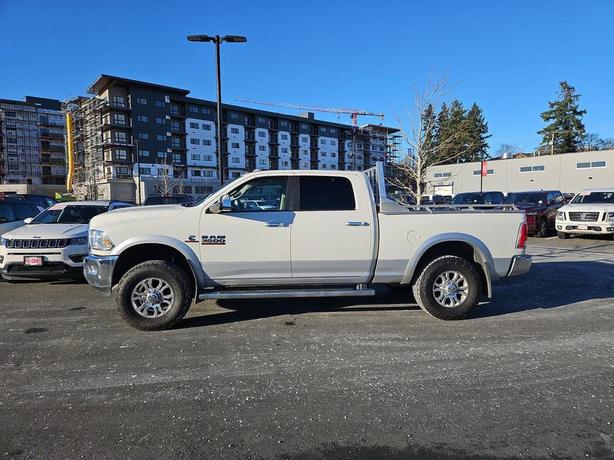 2018 RAM 3500 Laramie 4x4 Crew Cab 6'4 Box | No Reported Accidents! image 3