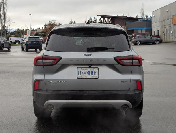 2024 Ford Escape Platinum - No Accidents, AWD, Heated Seats, NAV image 7