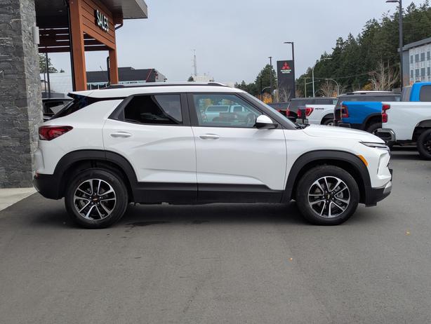 2025 Chevrolet TrailBlazer LT - No Accidents, AWD, Heated Seats image 5