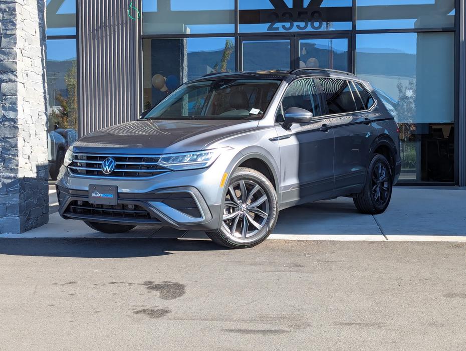 2024 Volkswagen Tiguan 4Motion display photo