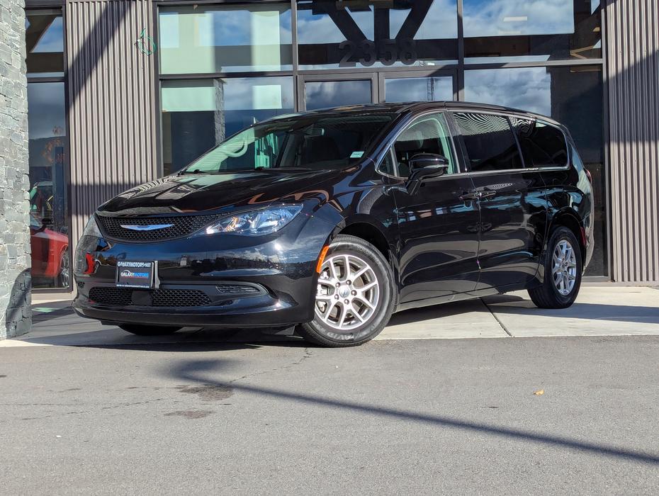 2024 Chrysler Grand Caravan SXT - No Accidents, Power Doors/Gate, Navigation display photo