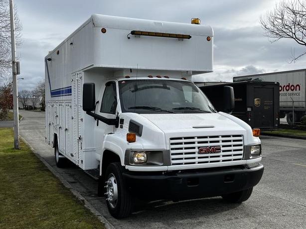 2006 GMC C5000 Topkick Service Truck image 3
