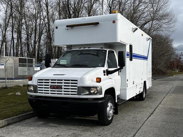 2006 GMC C5000 Topkick Service Truck image 5
