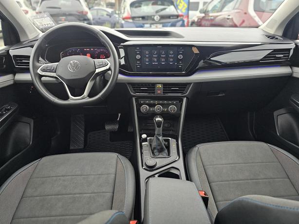 2024 Volkswagen Taos Comfortline Black Edition 4MOTION image 6