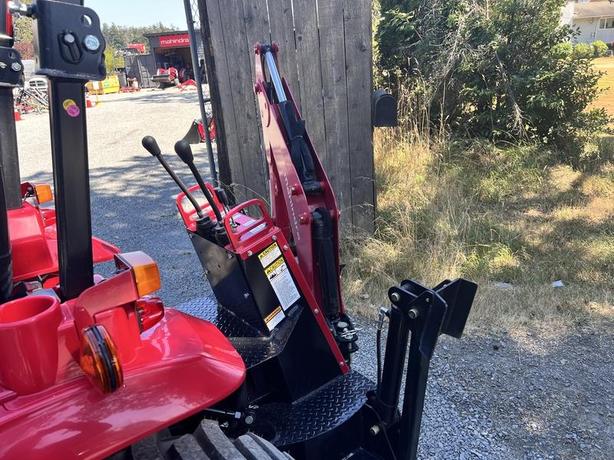 2024 Mahindra 1600 Series 1635 Shuttle image 6