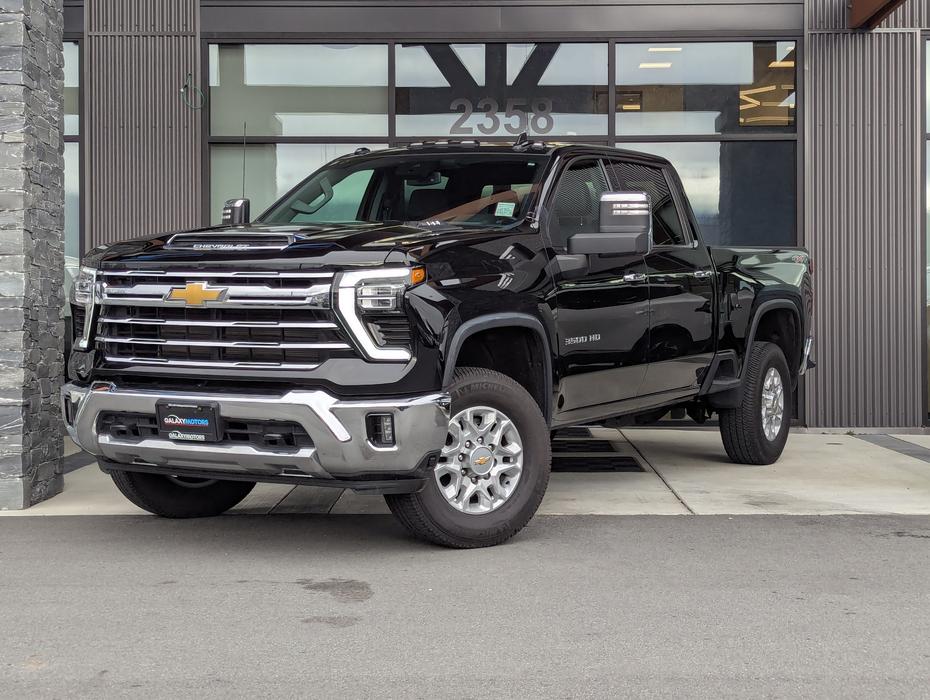 2024 Chevrolet SILVERADO 3500HD LTZ - 6.6L V8, Crew Cab, 6'9" Bed, 4x4 display photo