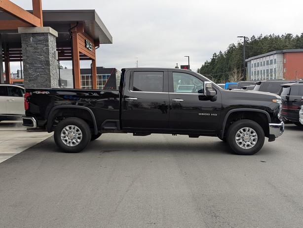 2024 Chevrolet SILVERADO 3500HD LTZ - 6.6L V8, Crew Cab, 6'9" Bed, 4x4 image 5