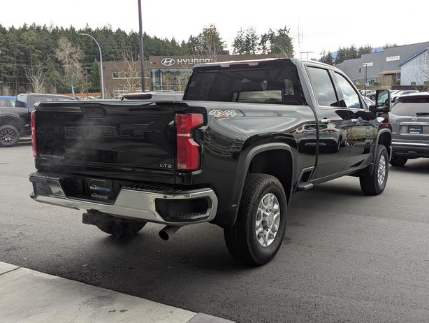 2024 Chevrolet SILVERADO 3500HD LTZ - 6.6L V8, Crew Cab, 6'9" Bed, 4x4 image 6