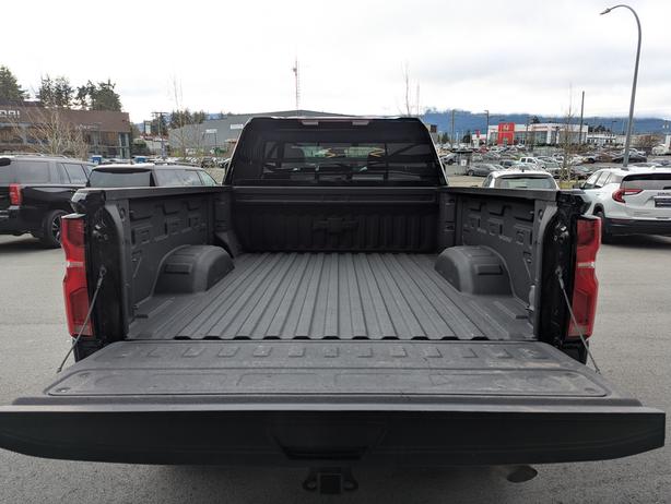 2024 Chevrolet SILVERADO 3500HD LTZ - 6.6L V8, Crew Cab, 6'9" Bed, 4x4 image 8