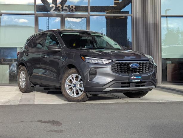 2023 Ford Escape Active - No Accidents, AWD, Heated Seats image 5