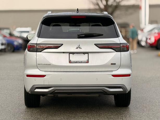 2025 Mitsubishi Outlander GT Premium - No Accidents, One Owner, Navigation image 7