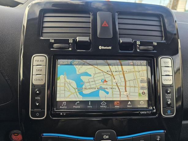 2016 Nissan LEAF 4dr HB SV image 6