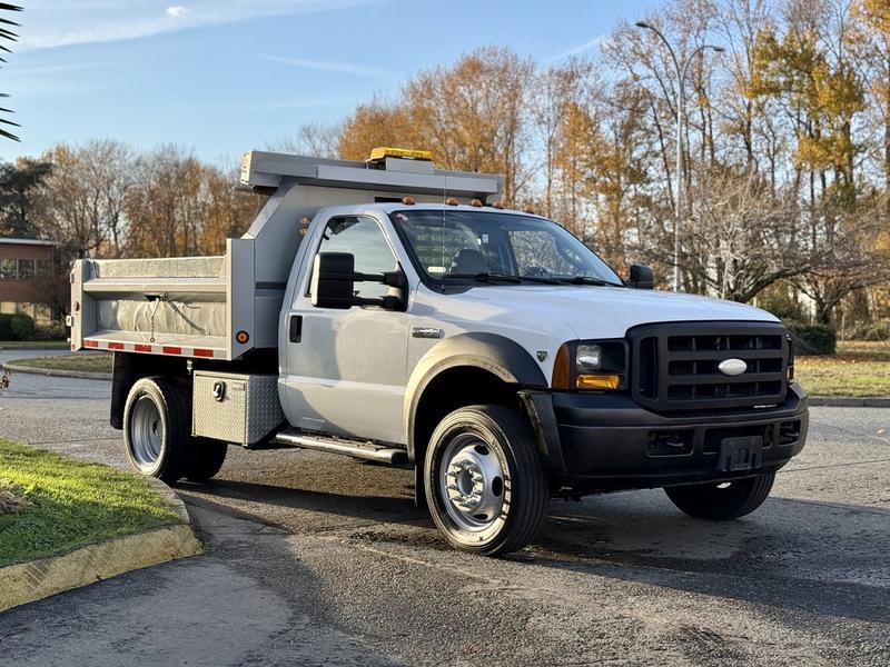 2006 Ford F-550 Regular Cab 2WD 9-Foot Dump Truck display photo