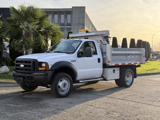 2006 Ford F-550 Regular Cab 2WD 9-Foot Dump Truck image 5