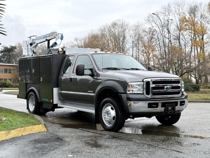 2006 Ford F-450 SD SuperCab 4x4 DRW XLT Service Truck with Auto Crane display photo