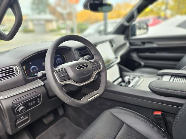 2023 Jeep Wagoneer L Series III - No Accidents, Manager Demo image 8