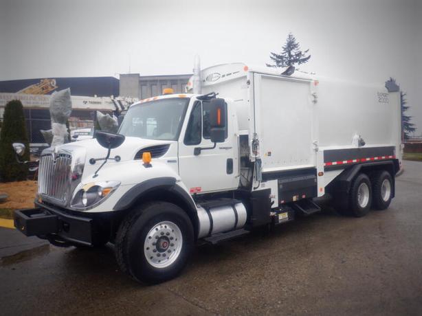 2008 International 7400 Garbage Truck Air Brakes Diesel image 1