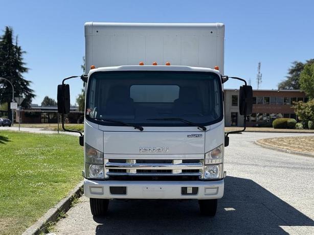 2012 Isuzu NPR HD 16 Foot Cube Van With Ramp image 3