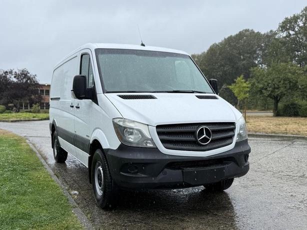 2016 Mercedes-Benz Sprinter 2500 Cargo Van Diesel image 2