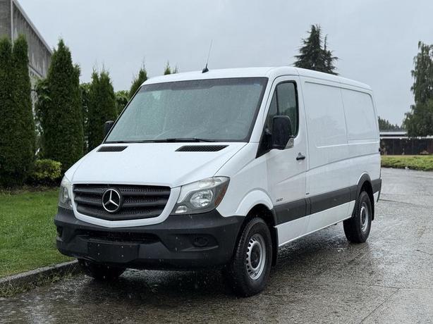 2016 Mercedes-Benz Sprinter 2500 Cargo Van Diesel image 4