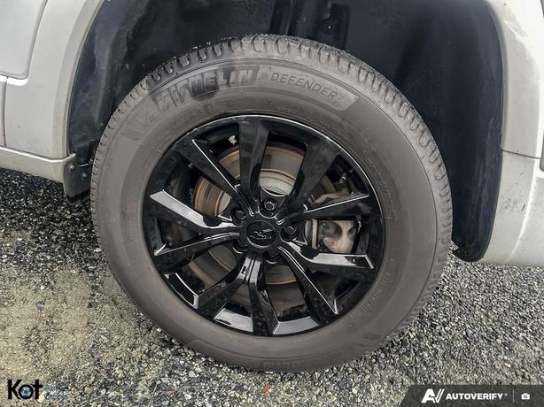 2016 Jeep Cherokee Overland image 6