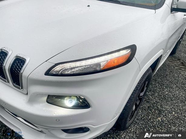 2016 Jeep Cherokee Overland image 8