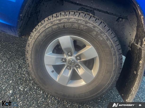 2018 RAM 1500 ST 4x4 Crew Cab 6'4" Box *Ltd Avail* FULLY INSPECTED! V8! 6-SPEAKE image 6