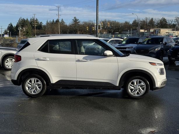 2023 Hyundai Venue Preferred - No Accidents, BC Local & Low Kilometer image 5