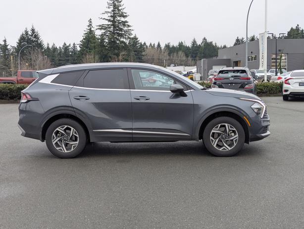 2024 Kia Sportage LX - No Accidents, AWD image 5