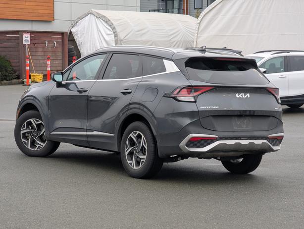 2024 Kia Sportage LX - No Accidents, AWD image 8