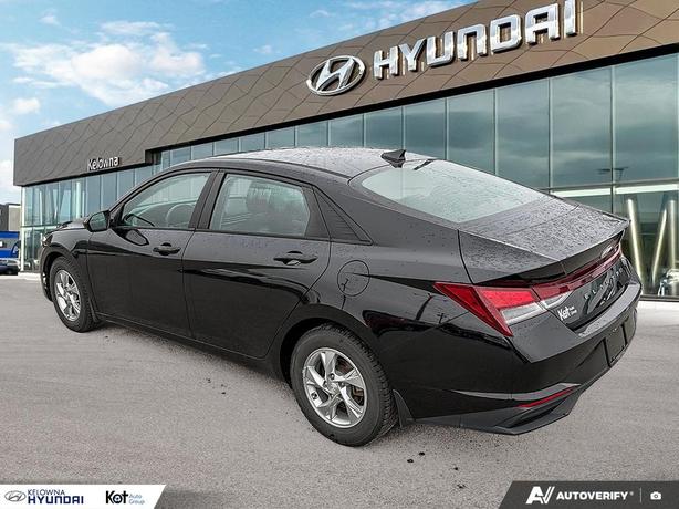 2022 Hyundai Elantra Essential ! NO ACCIDENT! BACKUP CAMERA! GREAT ON GAS! image 4