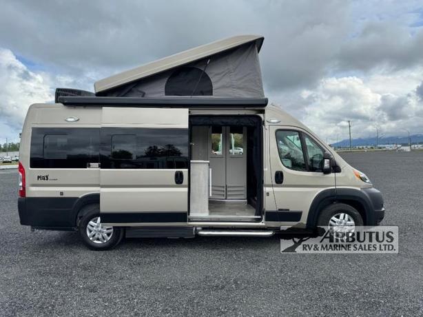 Used 2023 Roadtrek Play Slumber image 2