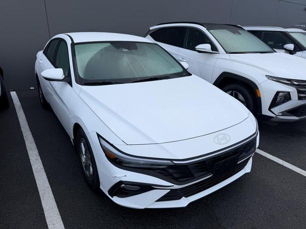 2025 Hyundai Elantra Essential APPLE CARPLAY! ANDROID AUTO! BACKUP CAMERA! FRONT image 1