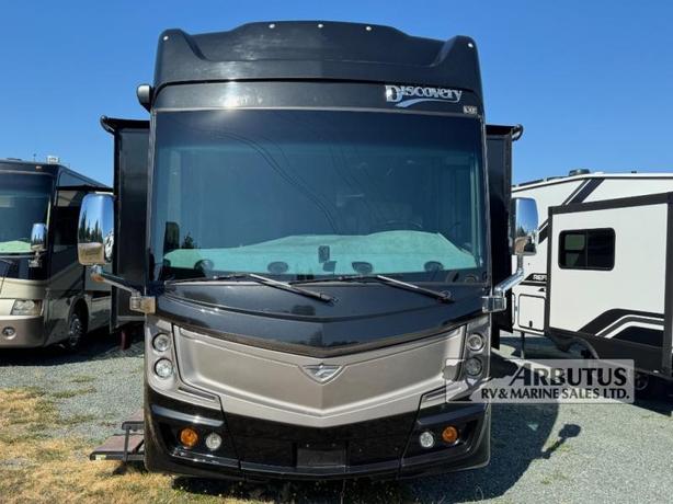 Used 2019 Fleetwood RV Discovery LXE 44H image 2